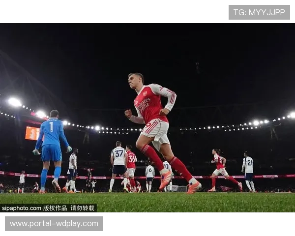 阿森纳定位球战术再显威力，奥布赖恩手球送点改变战局